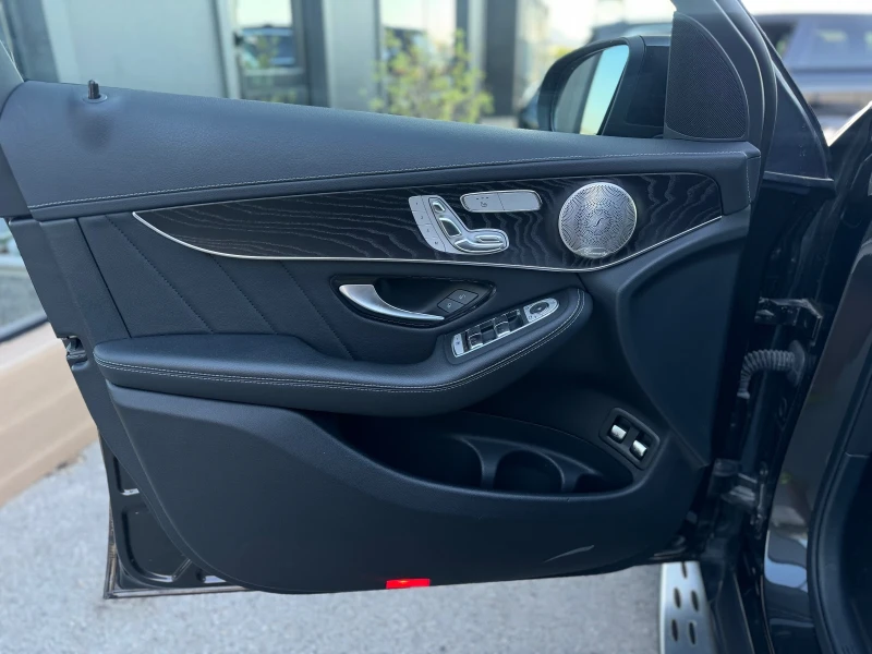 Mercedes-Benz GLC 300 4MATIC AMG plug in hybrid, снимка 9 - Автомобили и джипове - 50797190