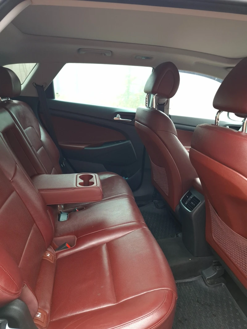 Hyundai Tucson 2.0CRDI, снимка 8 - Автомобили и джипове - 52666018
