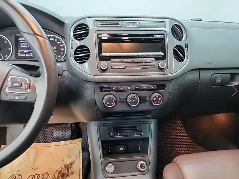 VW Tiguan 2.0 TDI, снимка 10 - Автомобили и джипове - 54302798