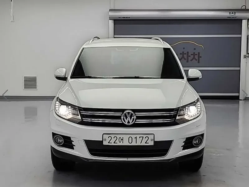 VW Tiguan 2.0 TDI, снимка 2 - Автомобили и джипове - 54302798