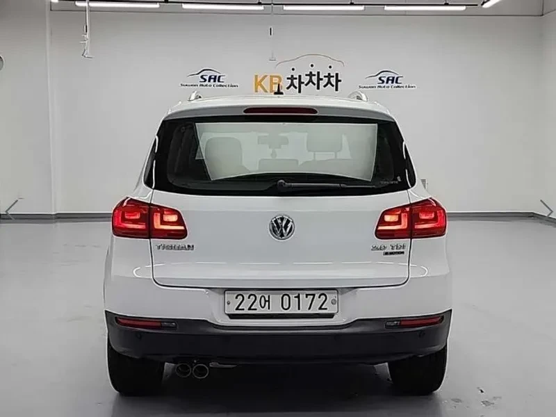VW Tiguan 2.0 TDI, снимка 3 - Автомобили и джипове - 54302798