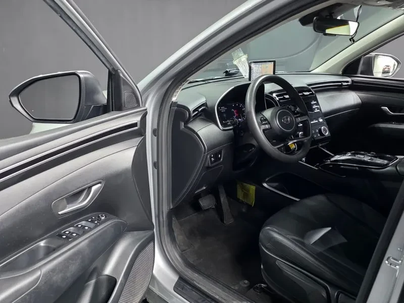 Hyundai Tucson 2.0 4Wd Modern, снимка 10 - Автомобили и джипове - 55937388