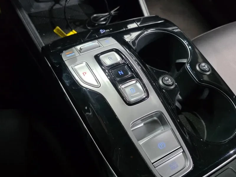 Hyundai Tucson 2.0 4Wd Modern, снимка 9 - Автомобили и джипове - 55937388