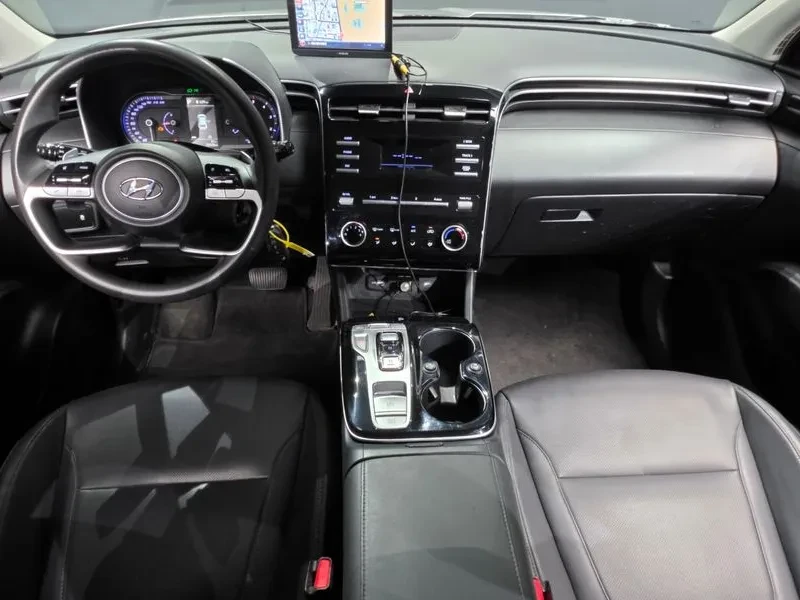 Hyundai Tucson 2.0 4Wd Modern, снимка 7 - Автомобили и джипове - 55937388