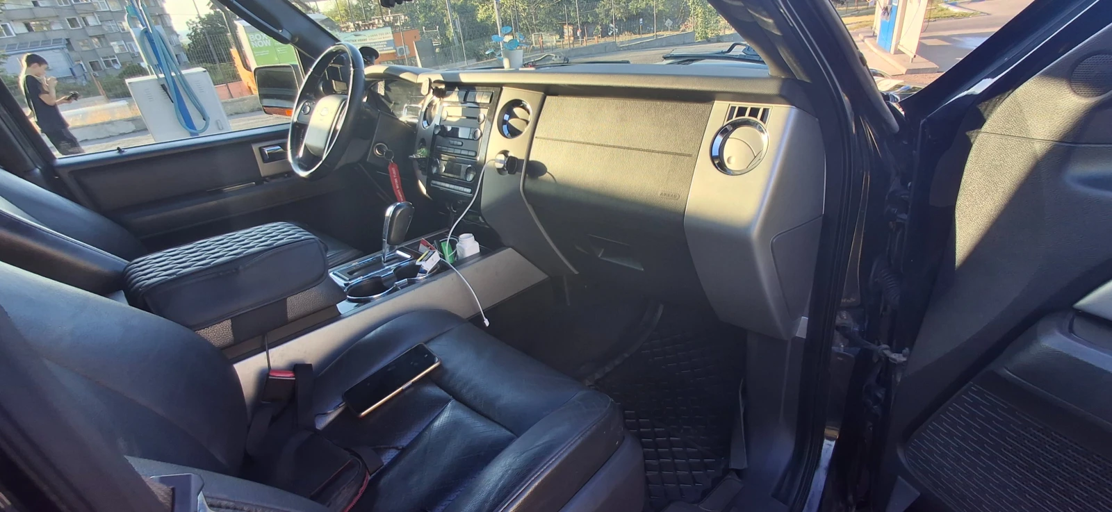 Ford Expedition XLT - изображение 10