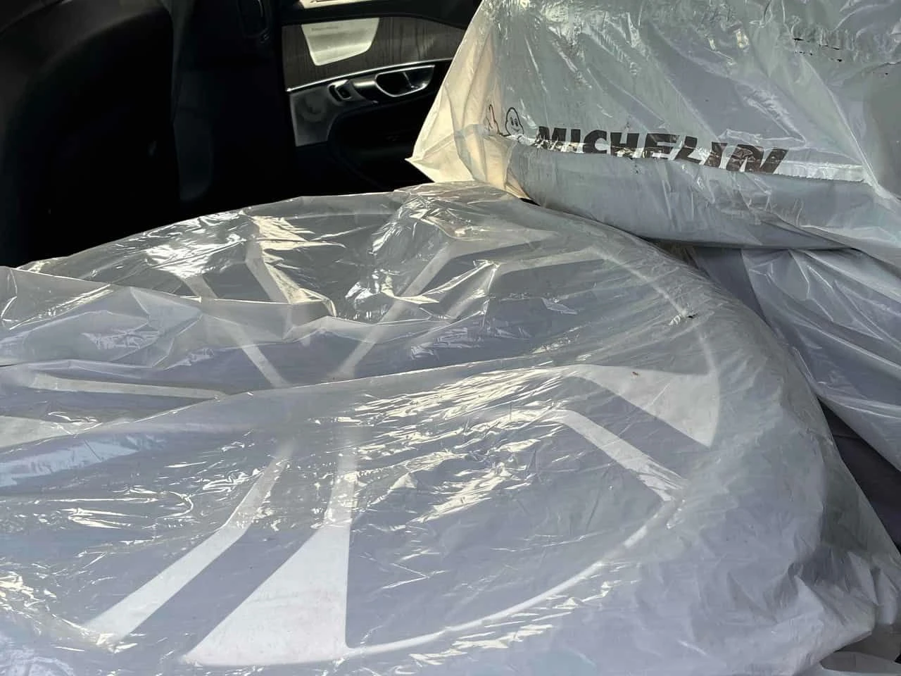 Volvo Xc90 Ultimate Dark Theme/360/DISTRONIC/ГУМИ С ДЖАНТИ , снимка 13 - Автомобили и джипове - 54053245