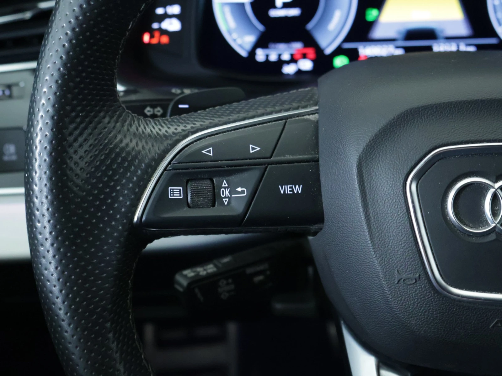 Audi Q8 55 TFSIe Pro Line S, снимка 11 - Автомобили и джипове - 54148253