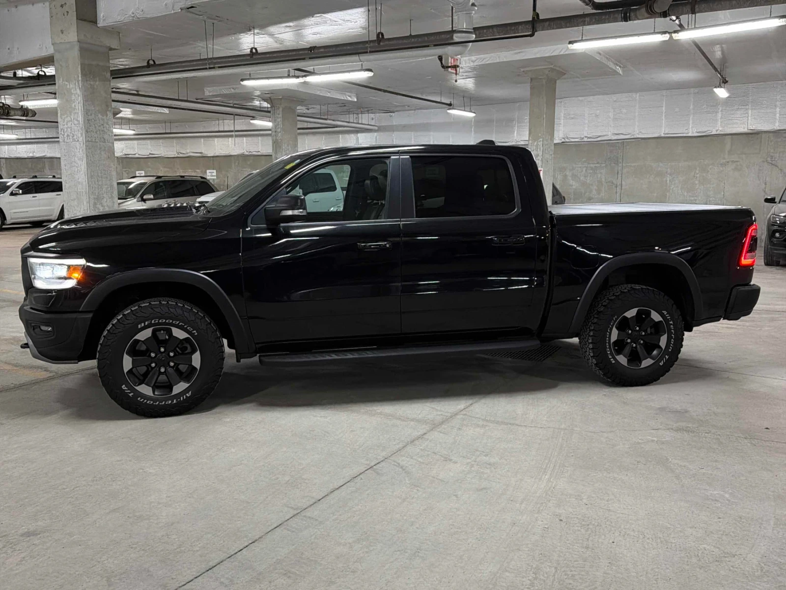 Dodge RAM 1500 Rebel, снимка 3 - Автомобили и джипове - 54271025
