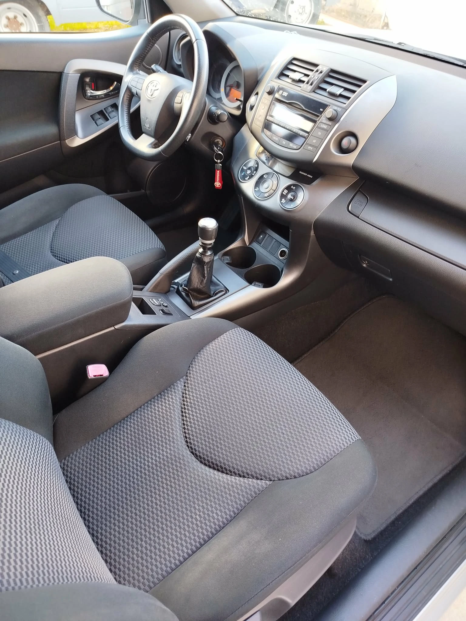 Toyota Rav4, снимка 10 - Автомобили и джипове - 55577549