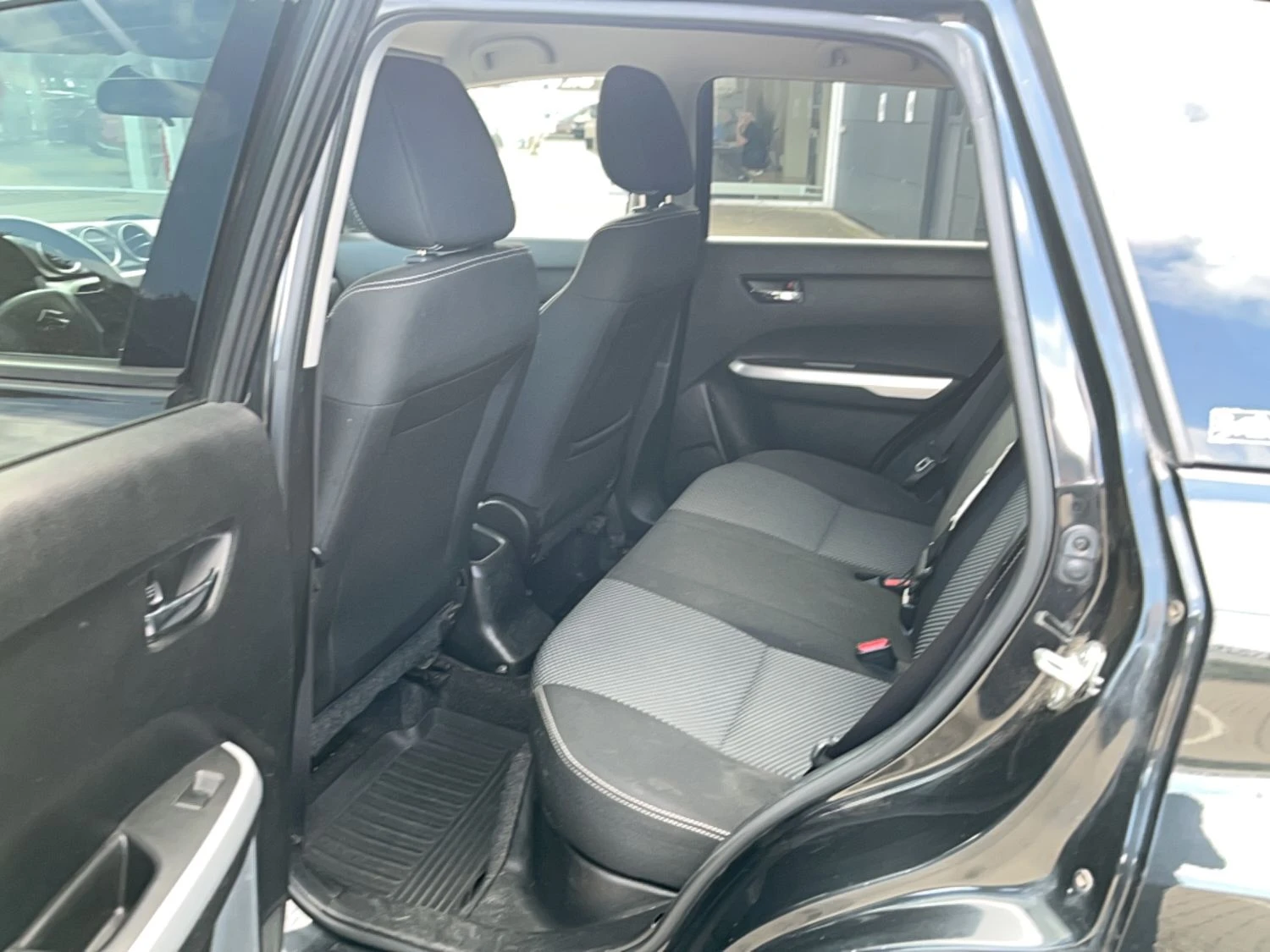 Suzuki Vitara Active 1.6 Дизел, снимка 5 - Автомобили и джипове - 55796125