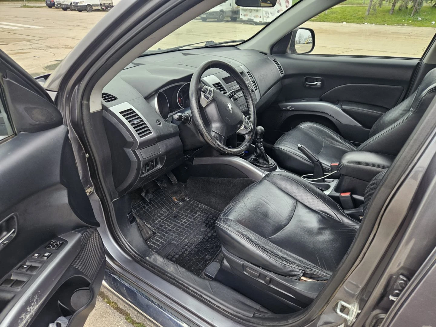 Peugeot 4007, снимка 13 - Автомобили и джипове - 56374738