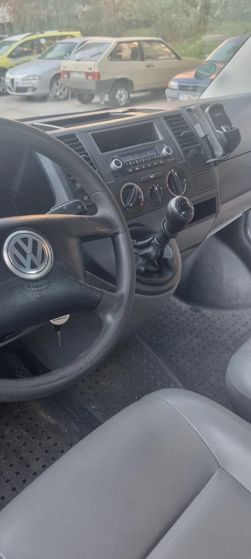 VW T5 1.9 TDI DOCA, снимка 3 - Бусове и автобуси - 47719576