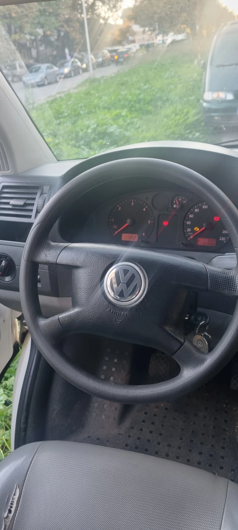 VW T5 1.9 TDI DOCA, снимка 10 - Бусове и автобуси - 47719576