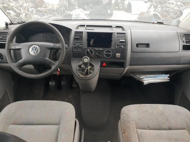 VW Transporter T5 Линейка 2.5 R5 131к.с., снимка 10 - Бусове и автобуси - 47459901