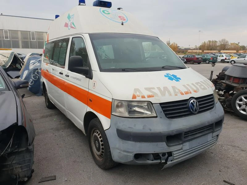 VW Transporter T5 Линейка 2.5 R5 131к.с., снимка 2 - Бусове и автобуси - 47459901