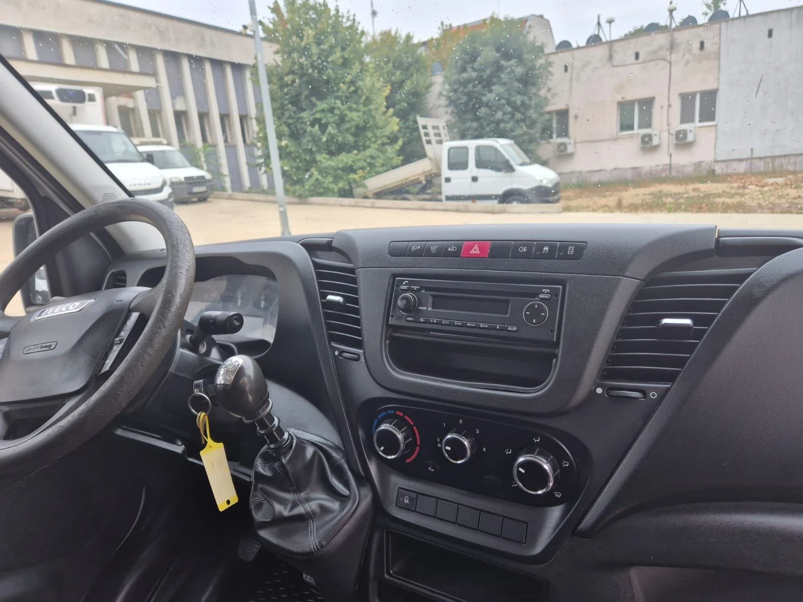 Iveco 35c15 7 места швейцарски, снимка 14 - Бусове и автобуси - 56271166