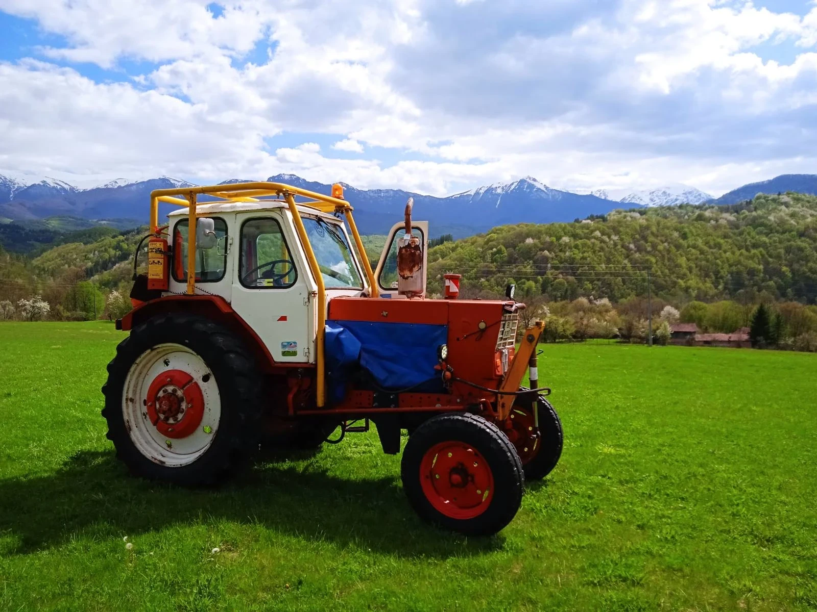 Трактор ЮМЗ