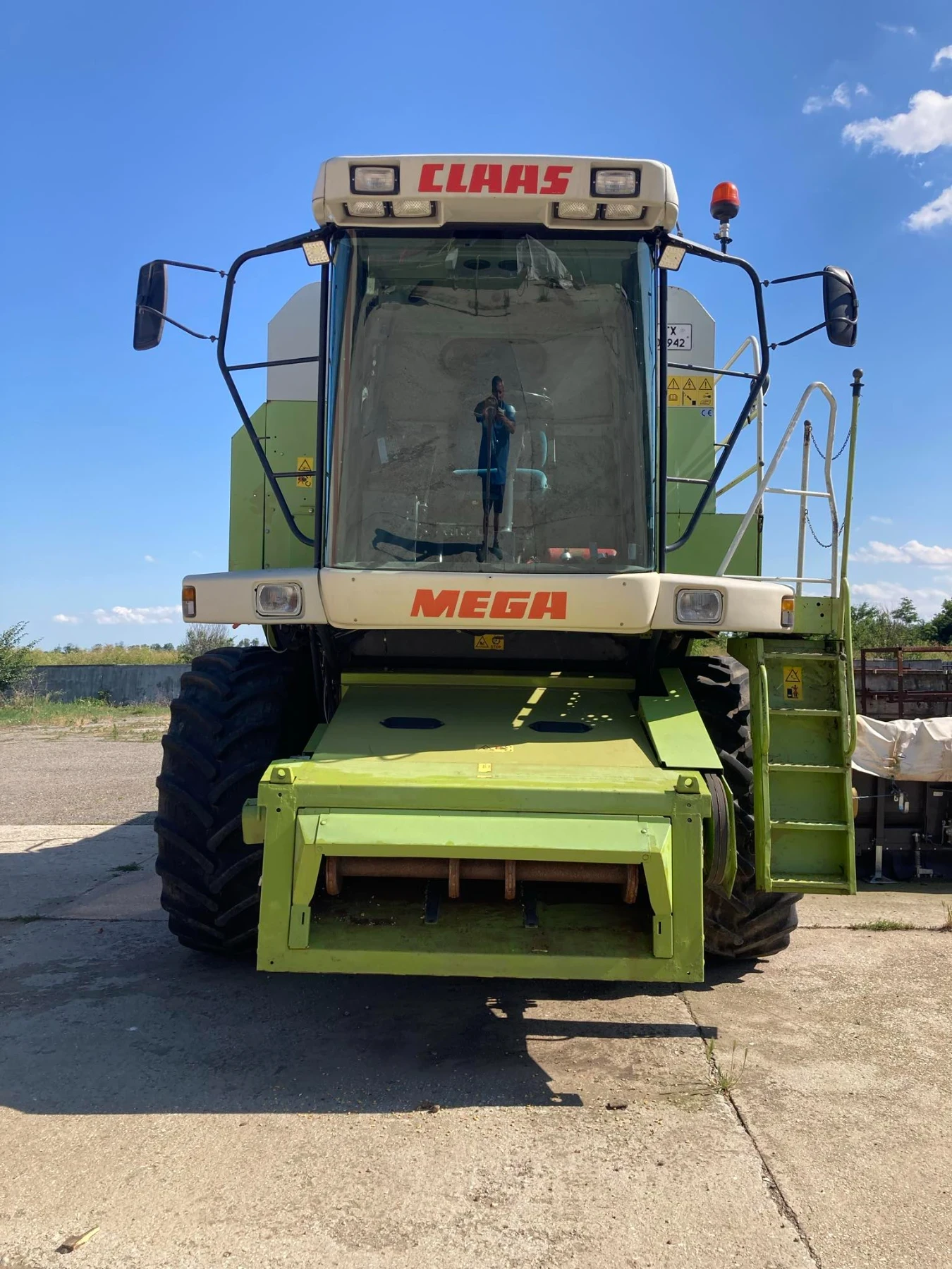 Комбайн Claas Mega 208
