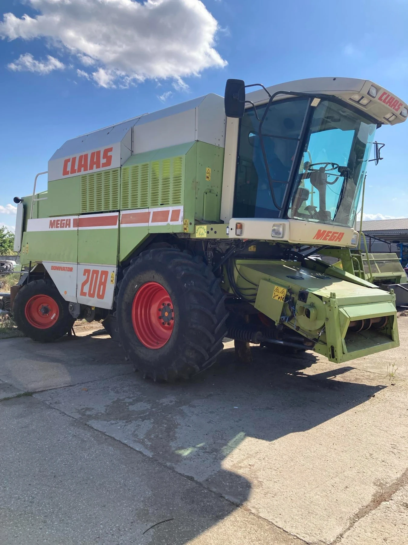 Комбайн Claas Mega 208, снимка 2 - Селскостопанска техника - 55072298