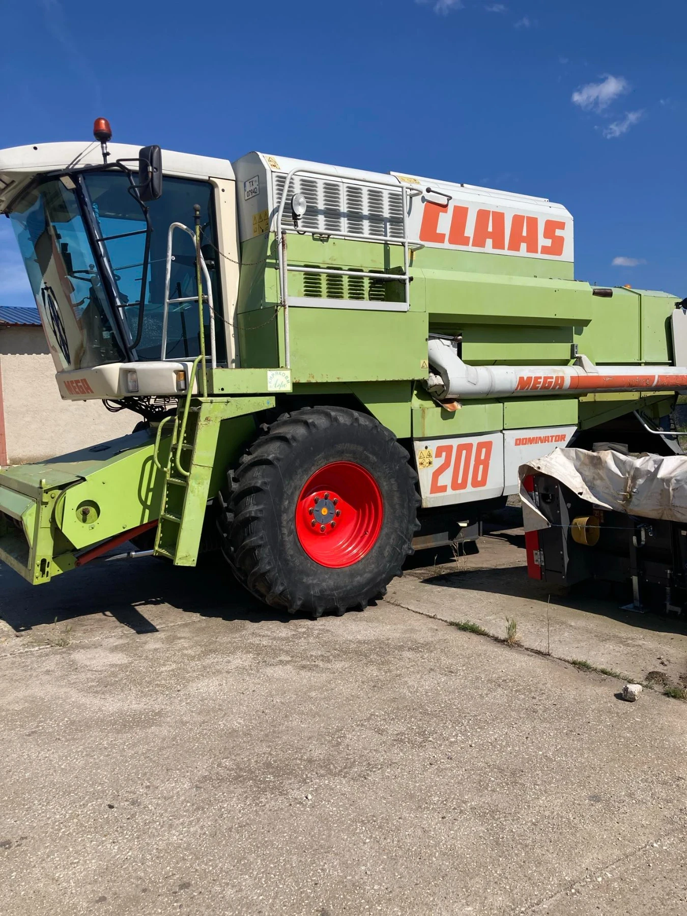 Комбайн Claas Mega 208, снимка 5 - Селскостопанска техника - 55072298