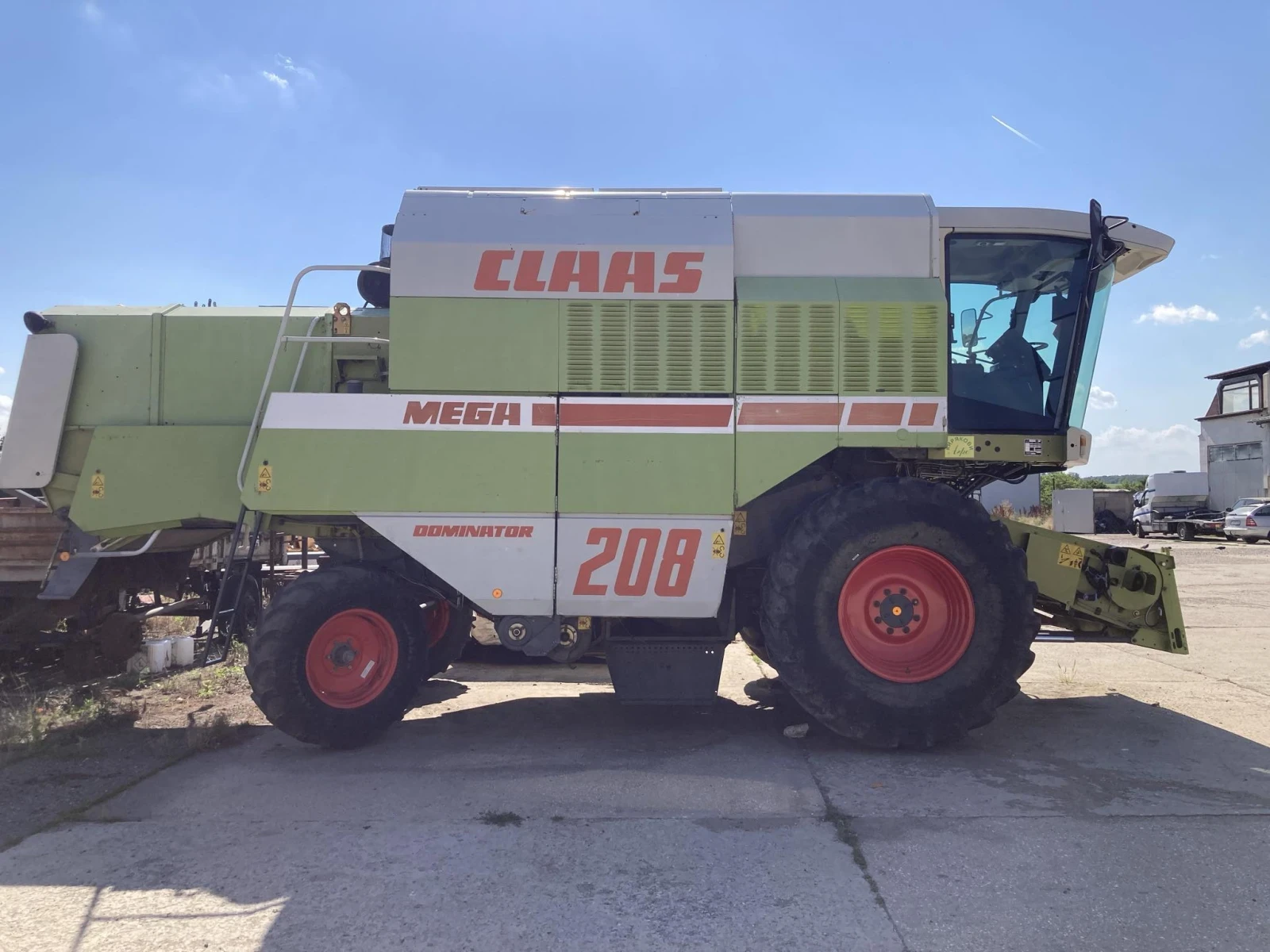 Комбайн Claas Mega 208, снимка 3 - Селскостопанска техника - 55072298