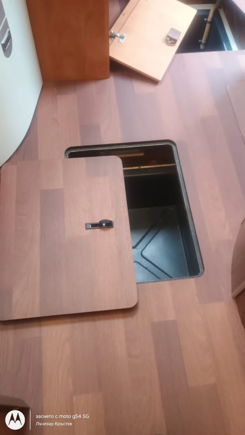 Кемпер Carthago CHIC C-LINE I 4.9, снимка 11 - Каравани и кемпери - 53288615