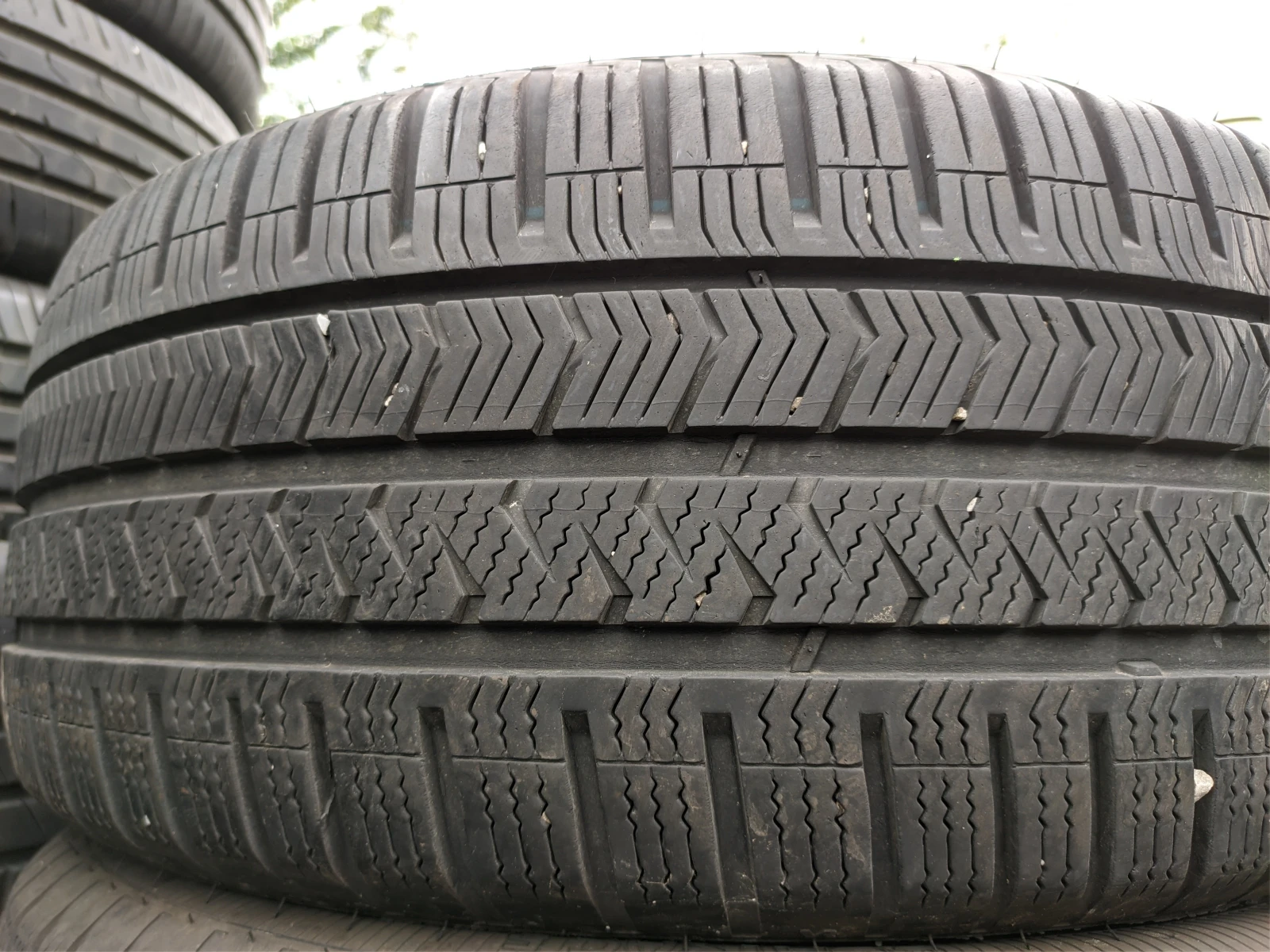 Гуми Всесезонни 215/45R16, снимка 3 - Гуми и джанти - 55491888