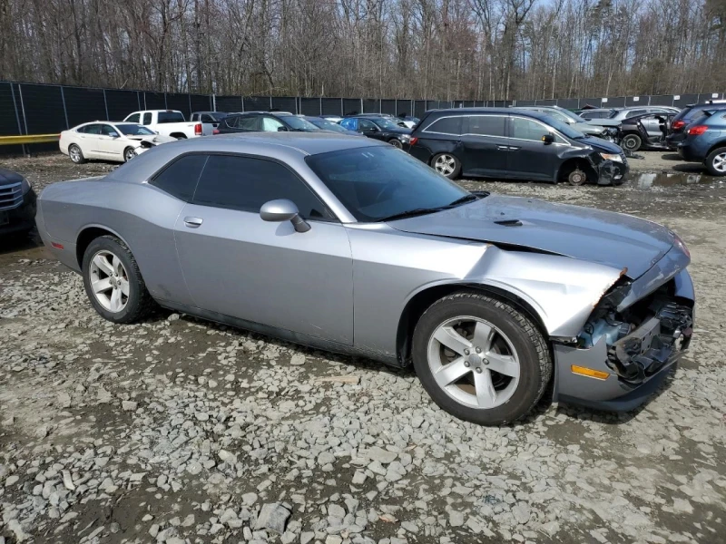 Dodge Challenger 3.6 SXT/101500KM, снимка 2 - Автомобили и джипове - 47262215