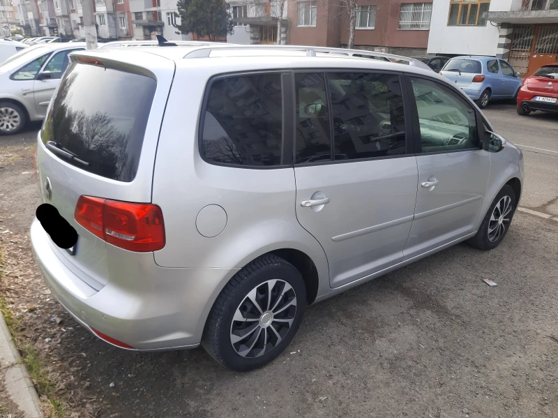 VW Touran 1.6 TDI, снимка 3 - Автомобили и джипове - 49323507