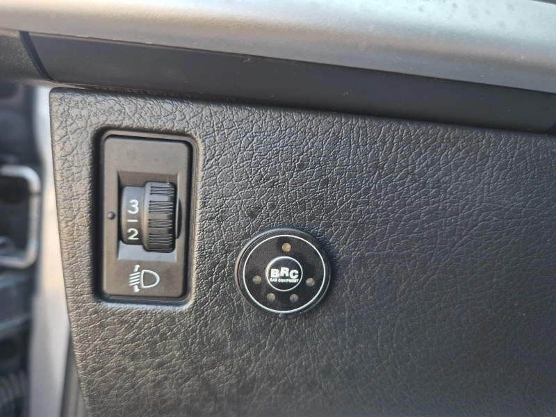 Peugeot 207 1.4i 75k.s.GAS, снимка 16 - Автомобили и джипове - 51592177