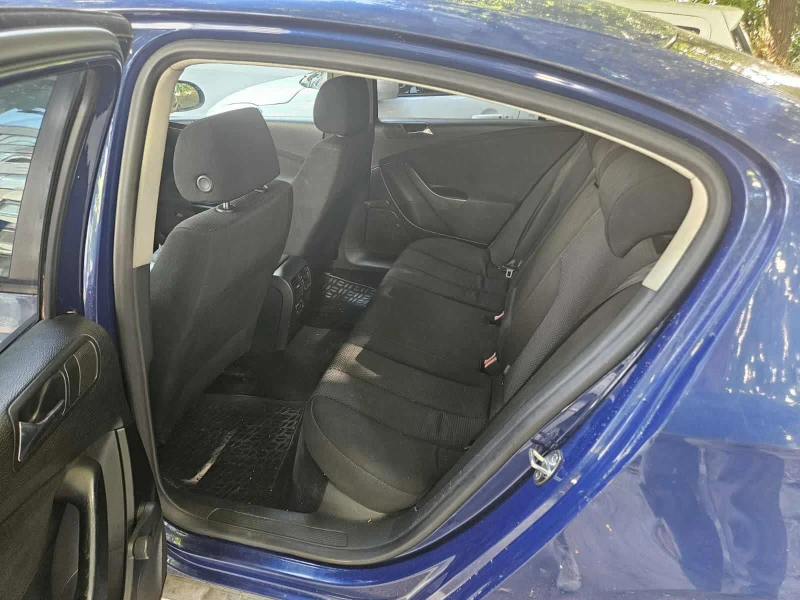 VW Passat 1.9 DI, снимка 7 - Автомобили и джипове - 51793104