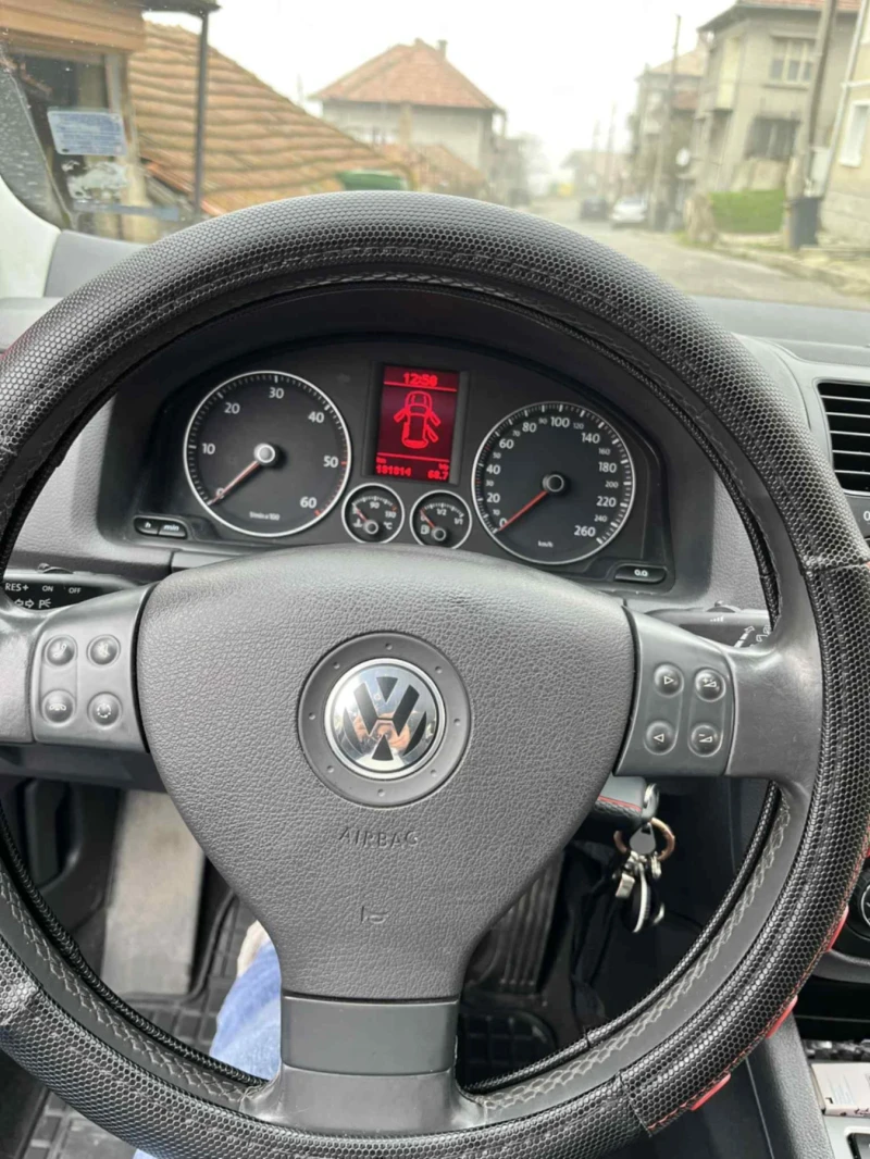 VW Golf, снимка 4 - Автомобили и джипове - 52742130