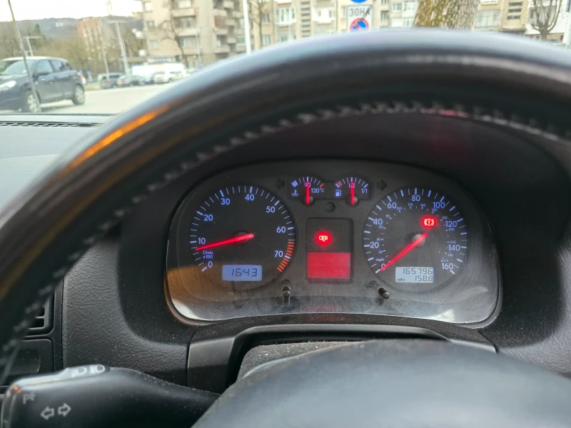 VW Golf 2.0, снимка 6 - Автомобили и джипове - 53261685
