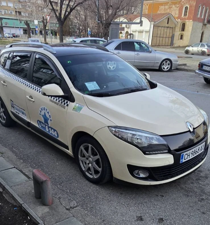 Renault Megane 1.5, снимка 2 - Автомобили и джипове - 48490810