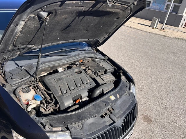 Skoda Superb, снимка 11 - Автомобили и джипове - 56367936