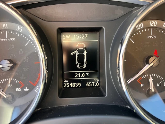 Skoda Superb, снимка 8 - Автомобили и джипове - 56367936