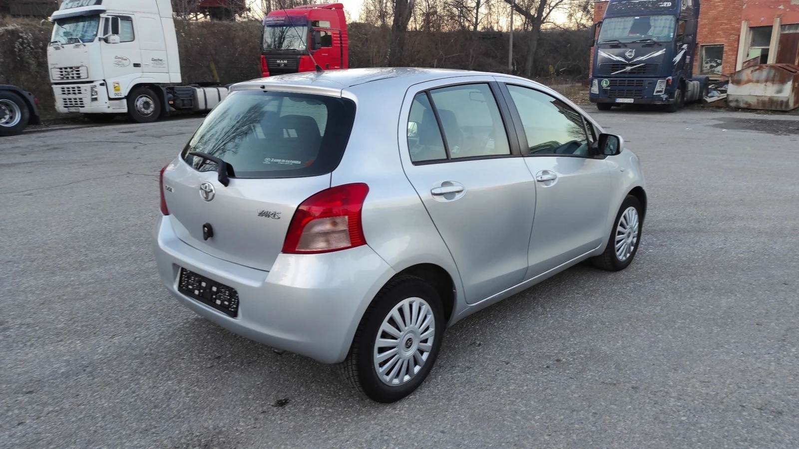 Toyota Yaris 1.0 EURO4 - изображение 5