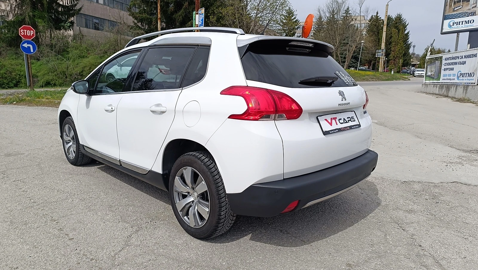 Peugeot 2008 1.2i - изображение 3