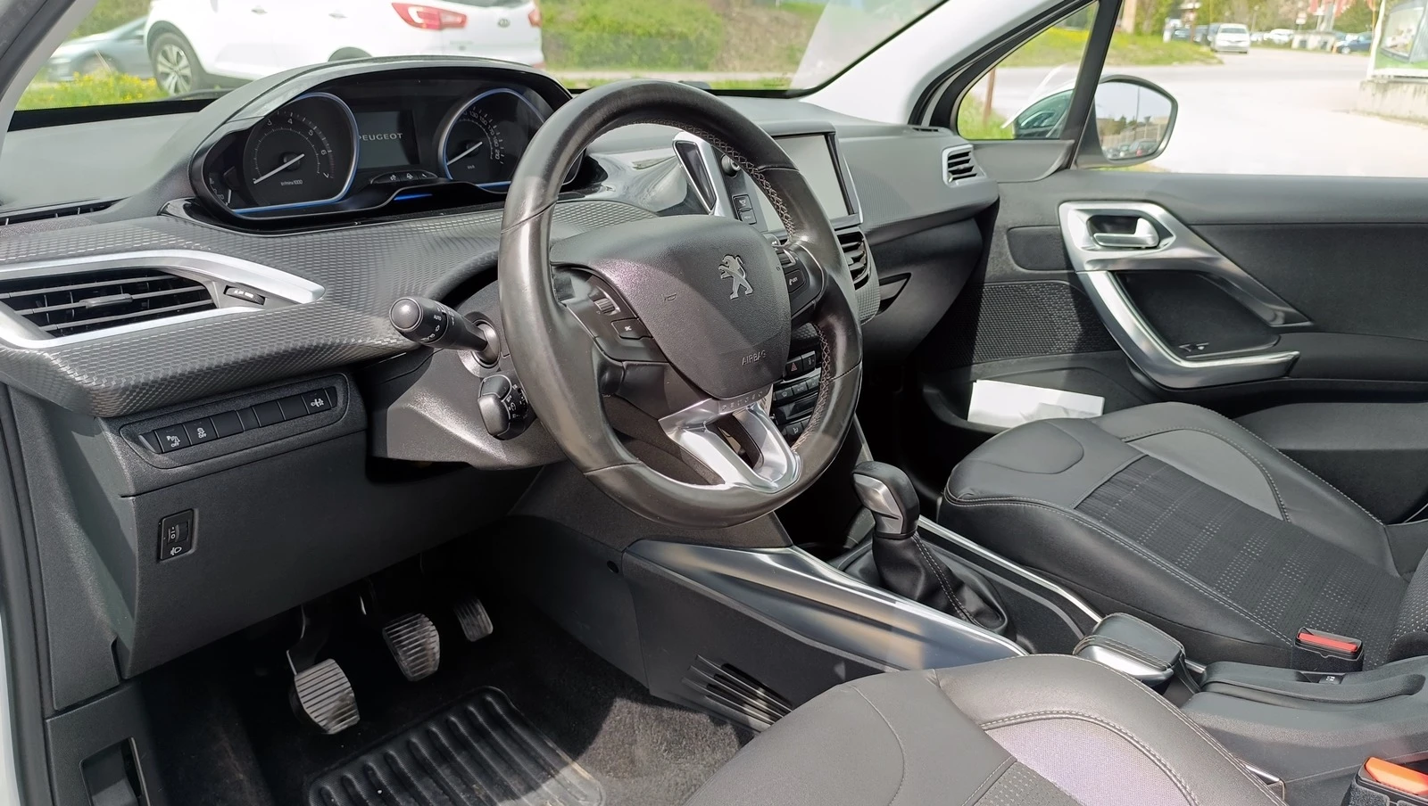 Peugeot 2008 1.2i | Mobile.bg — изображение 11