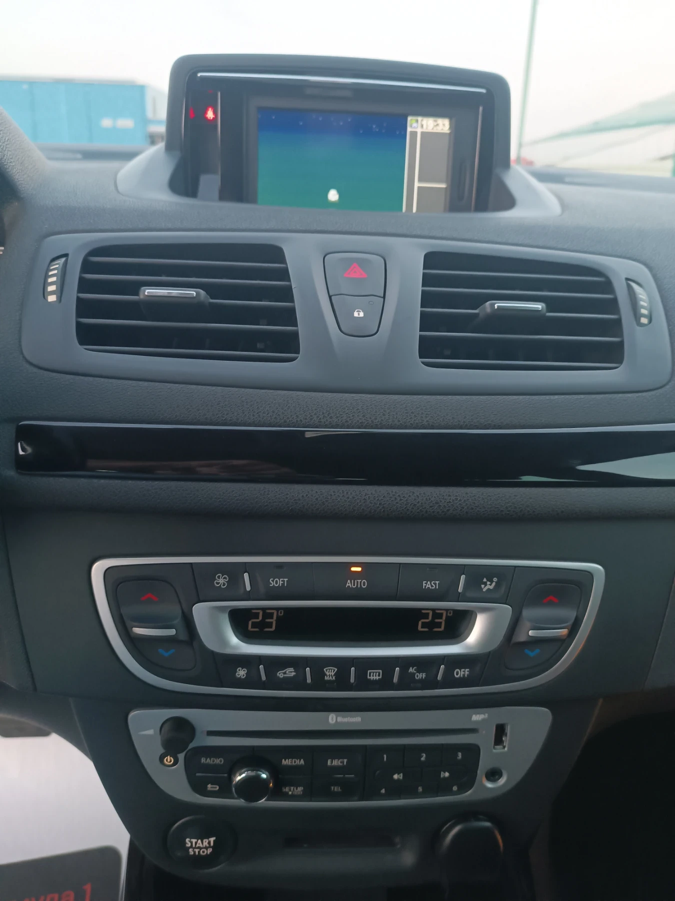 Renault Megane 1, 6 dCi, FULL екстри, ПЕРФЕКТНО, ЛИЗИНГ , снимка 11 - Автомобили и джипове - 49817624