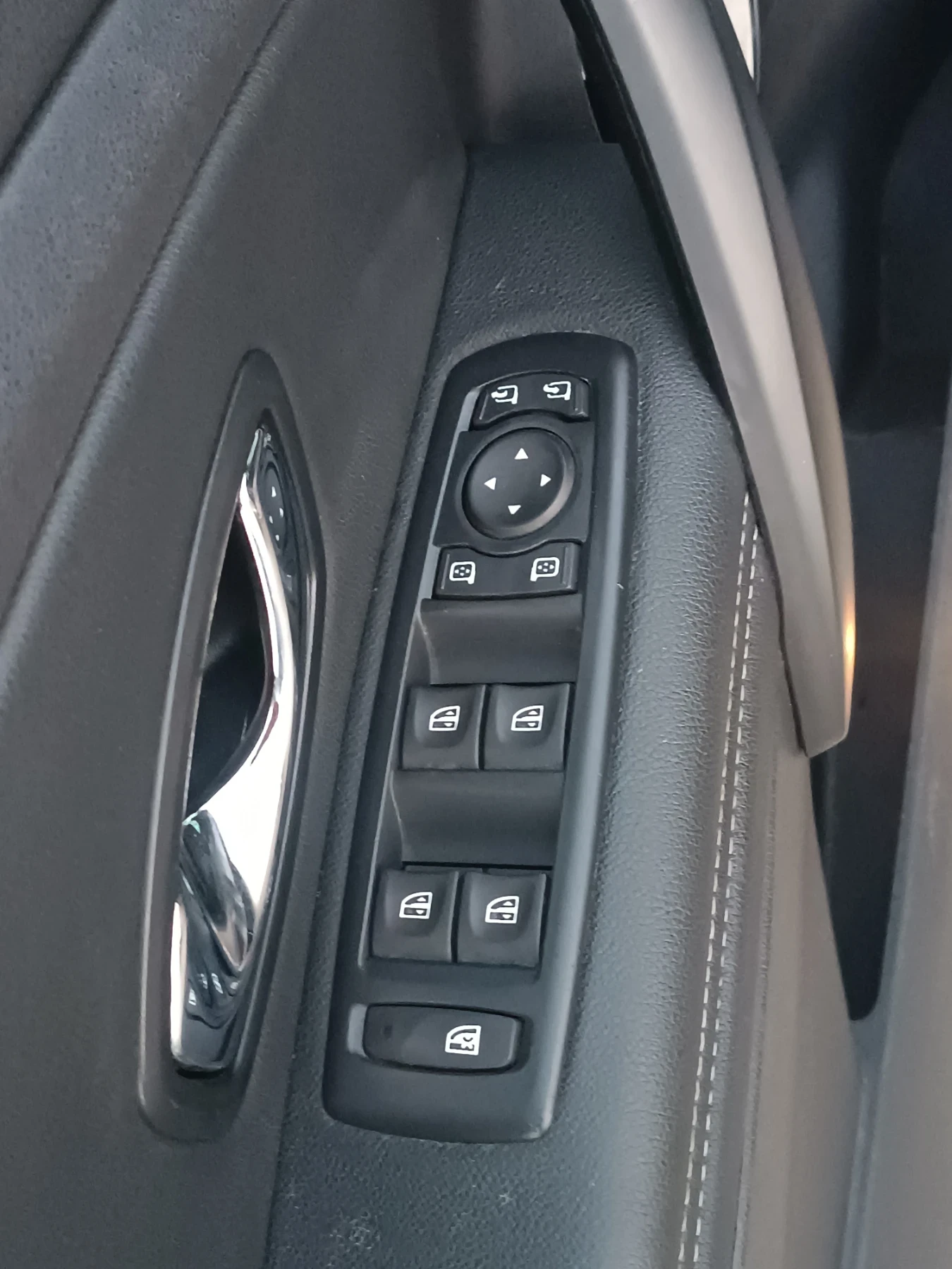 Renault Megane 1, 6 dCi, FULL екстри, ПЕРФЕКТНО, ЛИЗИНГ , снимка 7 - Автомобили и джипове - 49817624