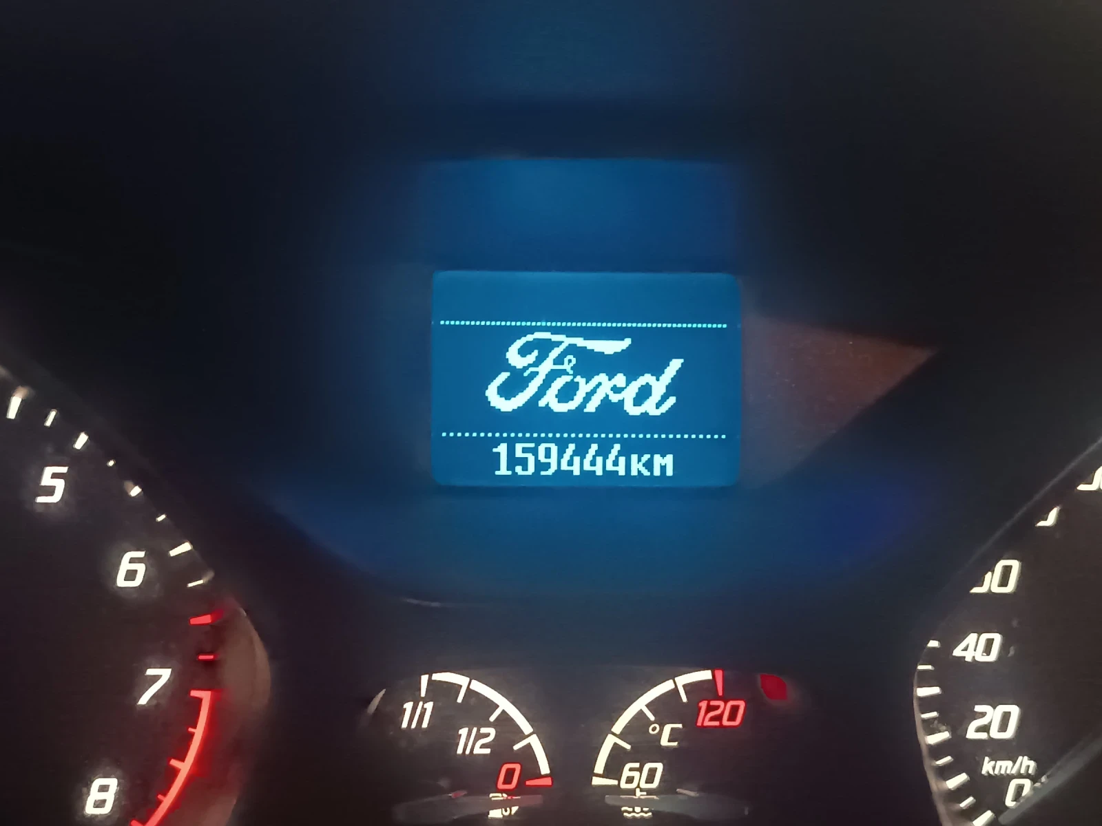 Ford Focus 1.0 i, ЧЕРЕН ПЕТЪК до 30.11., ПЕРФЕКТЕН, ЛИЗИНГ  - изображение 9