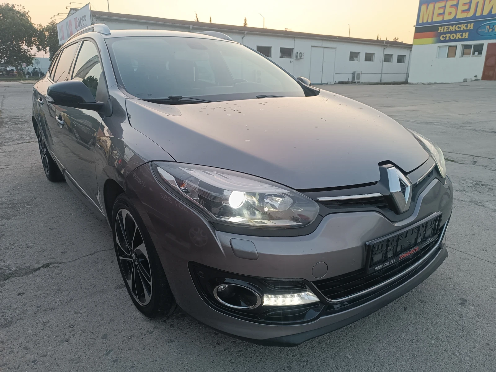 Renault Megane 1, 6 dCi, FULL екстри, ПЕРФЕКТНО, ЛИЗИНГ , снимка 2 - Автомобили и джипове - 49817624