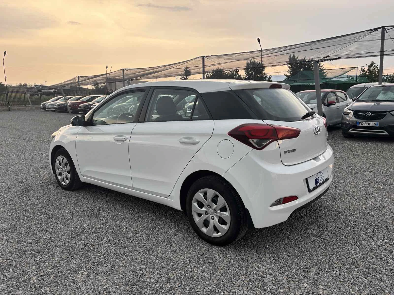 Hyundai I20 1.1 , Euro 6, Нов Внос - изображение 4