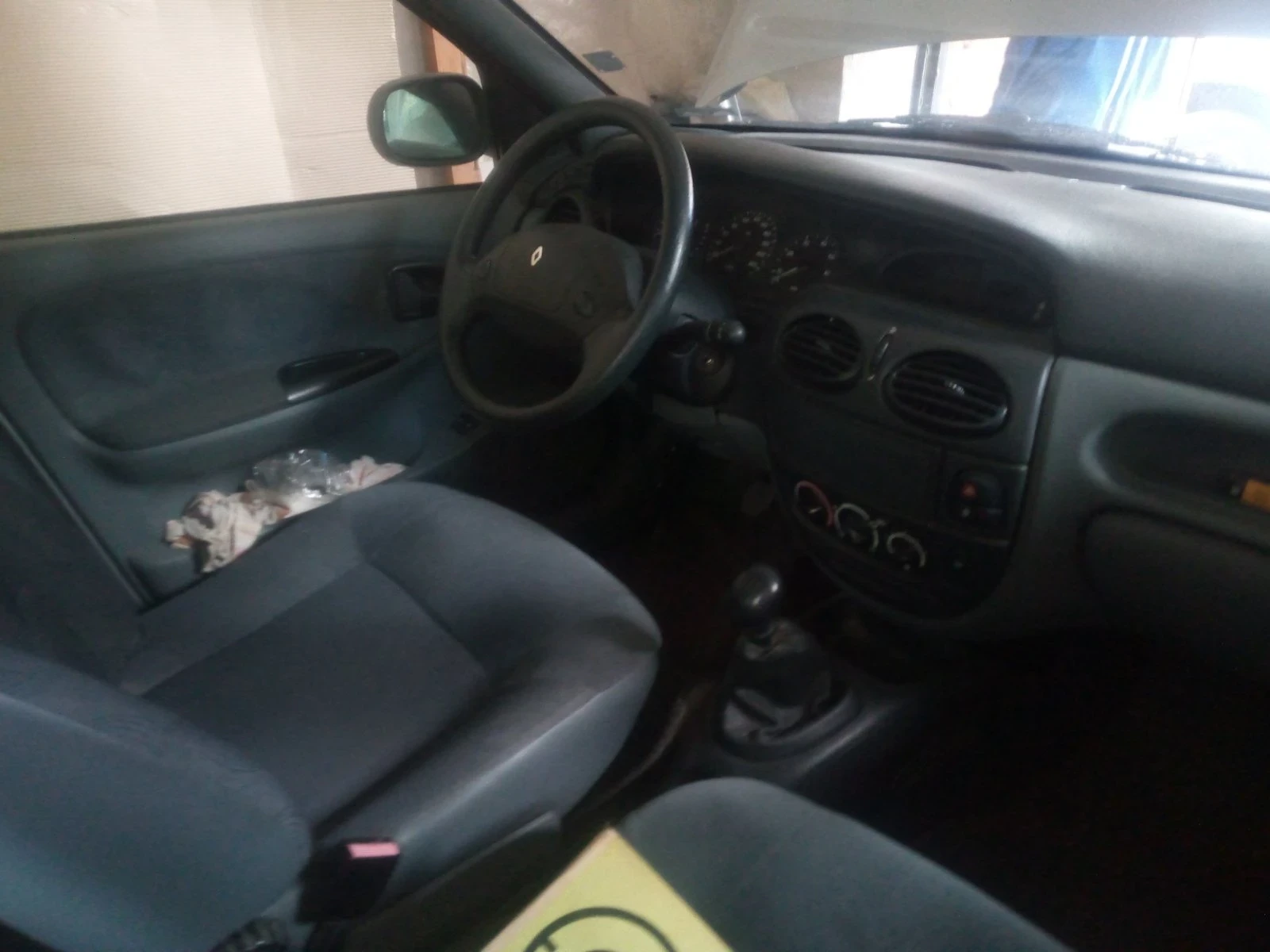 Renault Megane 1.4i - изображение 3