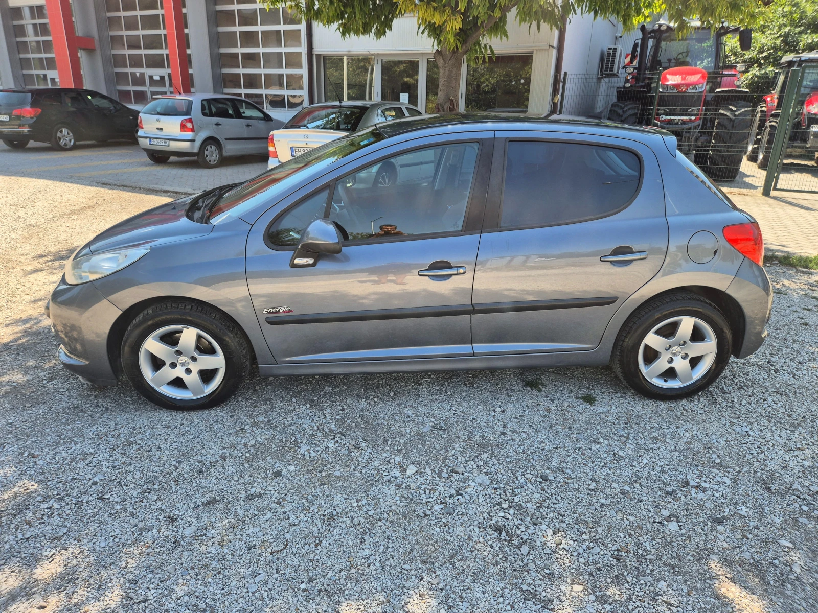 Peugeot 207 1.4i 75k.s.GAS - изображение 8