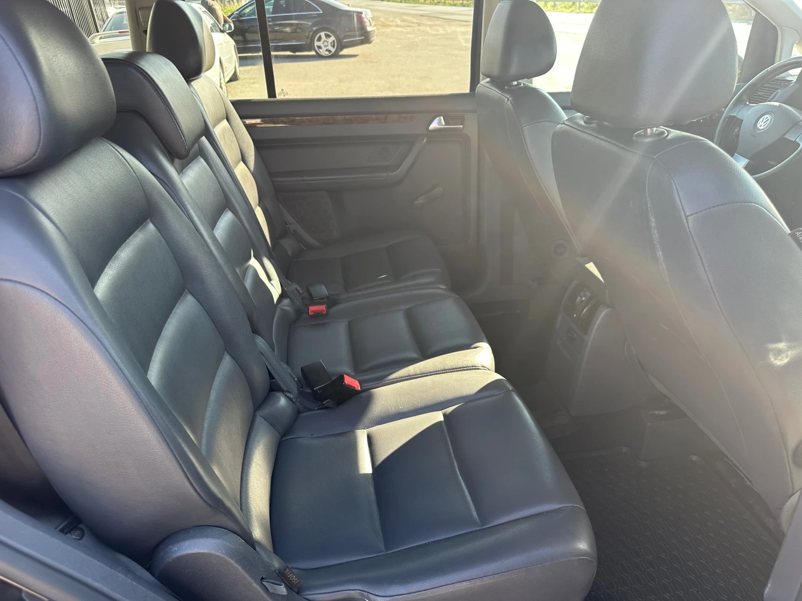 VW Touran 1.9TDI, 105к.с, 7 местен - изображение 7