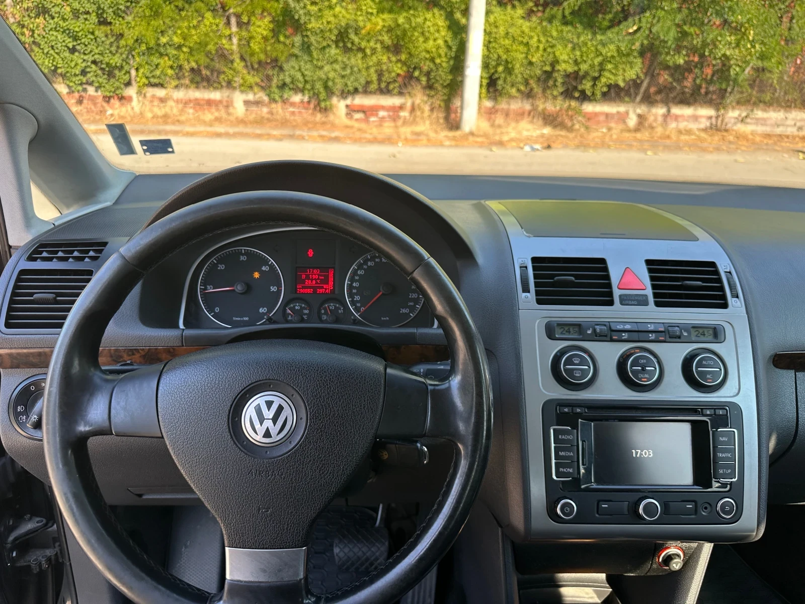 VW Touran 1.9TDI, 105к.с, 7 местен - изображение 10