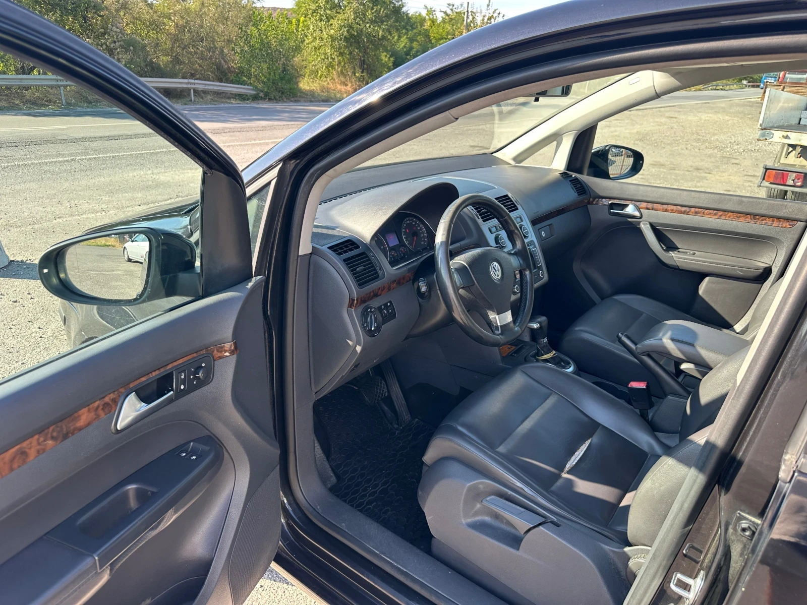 VW Touran 1.9TDI, 105к.с, 7 местен - изображение 9