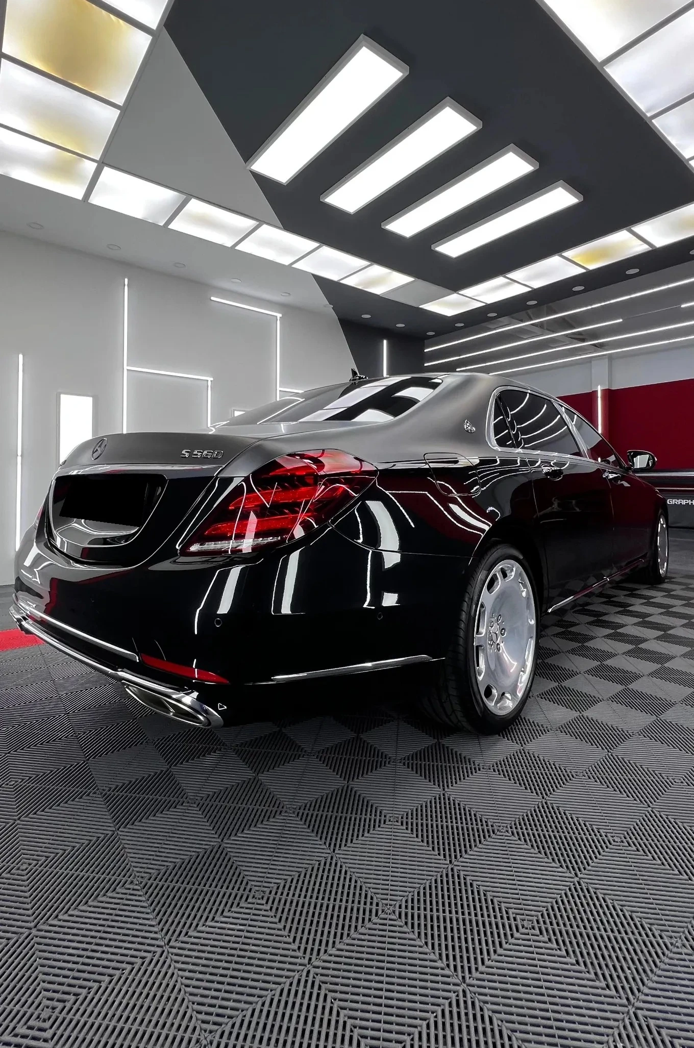 Mercedes-Benz S 560 Maybach 4Matic - изображение 2